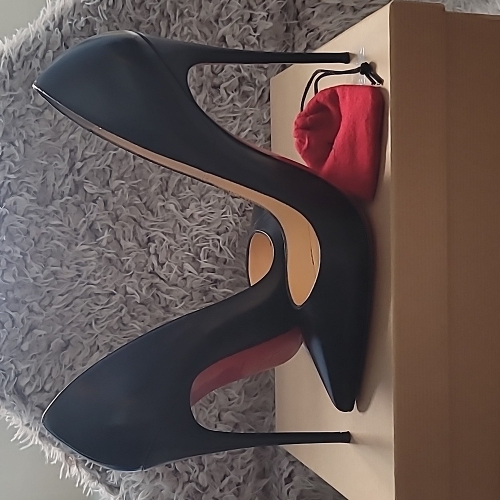 Christian Louboutin So Kate 120.  Women's Heels. Authentic.  Wore only twice.